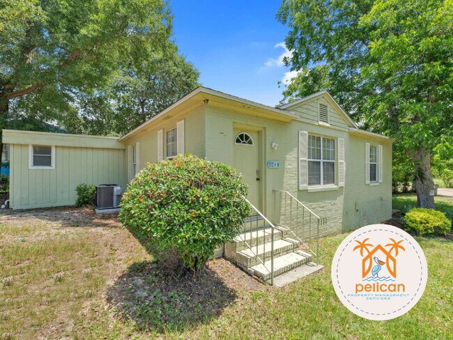 Building Photo - Rental Home in Desirable Navy Point Area