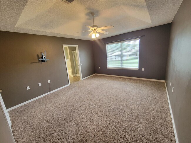 Foto del edificio - 6476 Sailport Cove