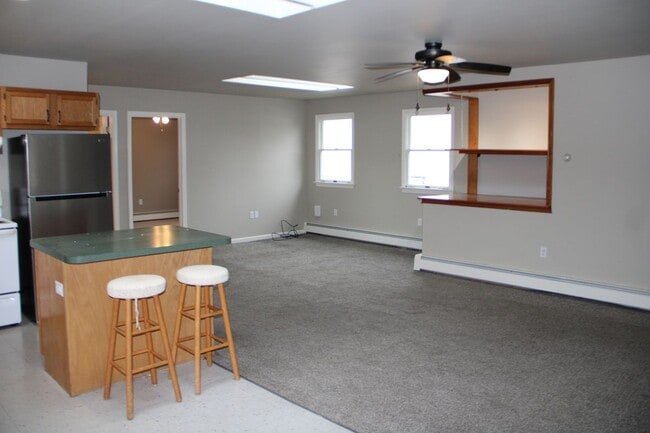 Building Photo - 130 N Mill St