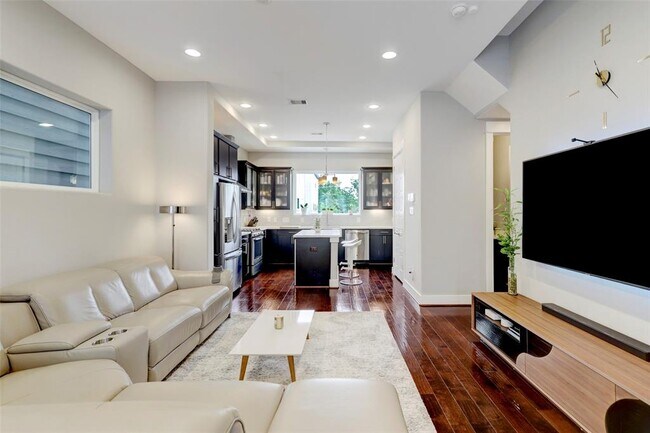Foto del edificio - 3109 Gillespie St