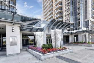 Building Photo - 5793 Yonge St