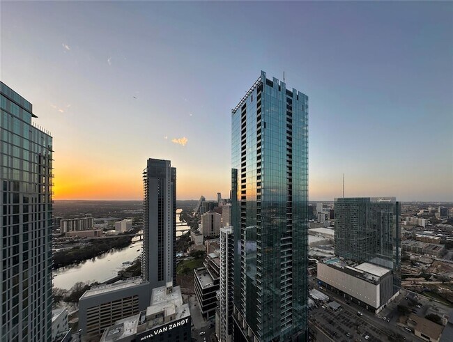 Foto del edificio - 610 Davis St