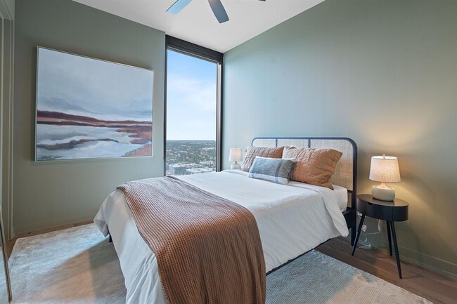 Building Photo - 84 East Ave