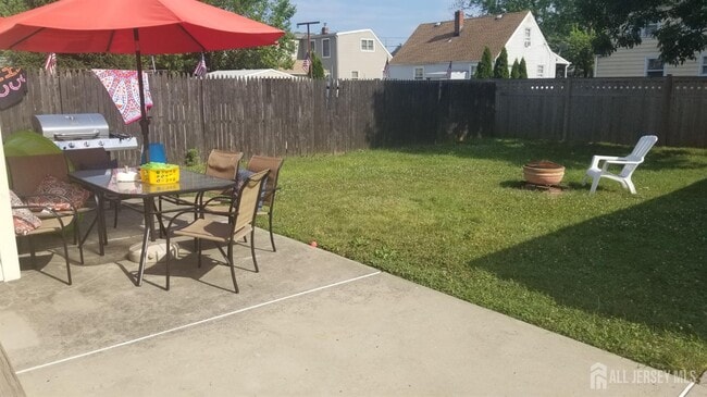 Building Photo - 33 Avenel St