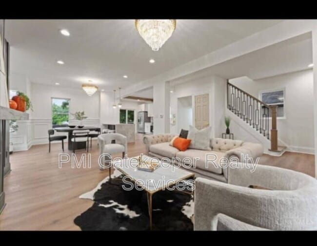 Foto del edificio - 5819 Bramble Ave