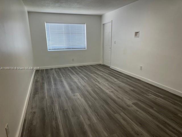 Foto del edificio - 3675 SW 14th St