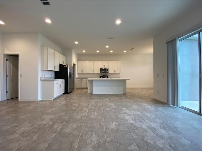 Building Photo - 2127 Brillante Dr