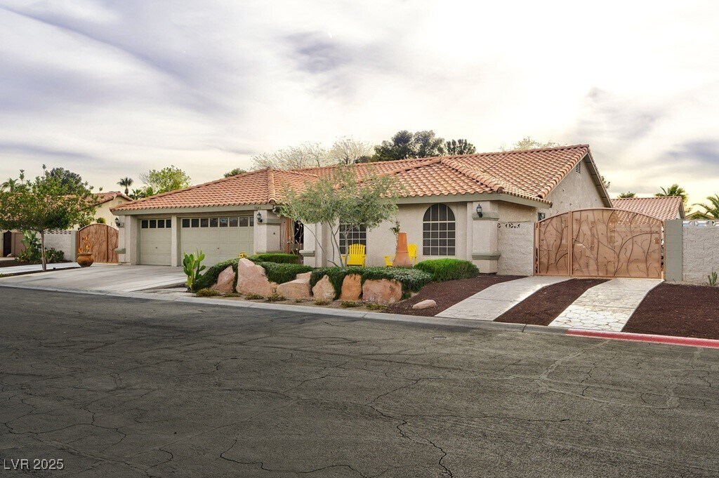 Primary Photo - 7641 Descanso Ln