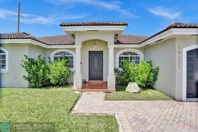 Foto del edificio - 14221 SW 160th Terrace