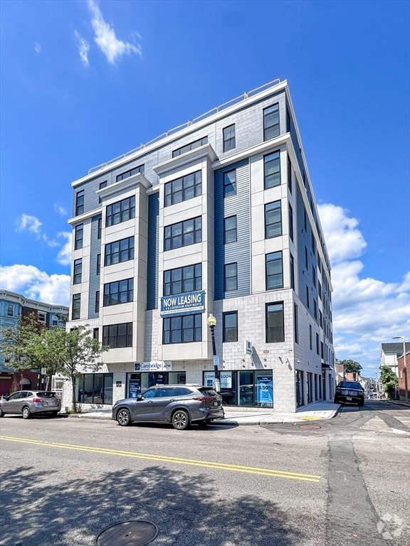 Building Photo - 734 Dudley St