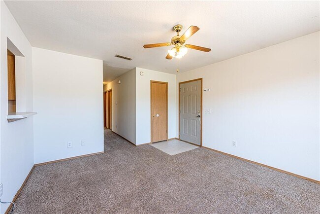 Foto del edificio - 127 Briarmeadow St