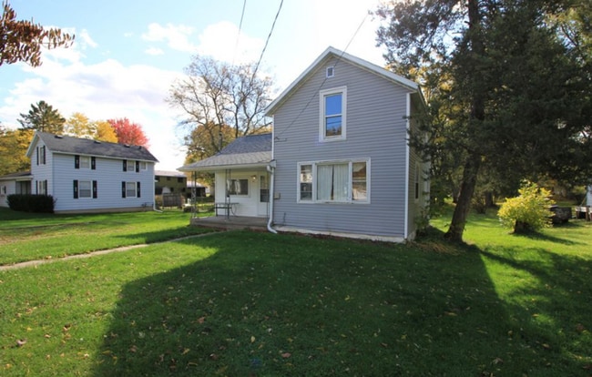 Building Photo - 3- Bedroom Home in Sparta