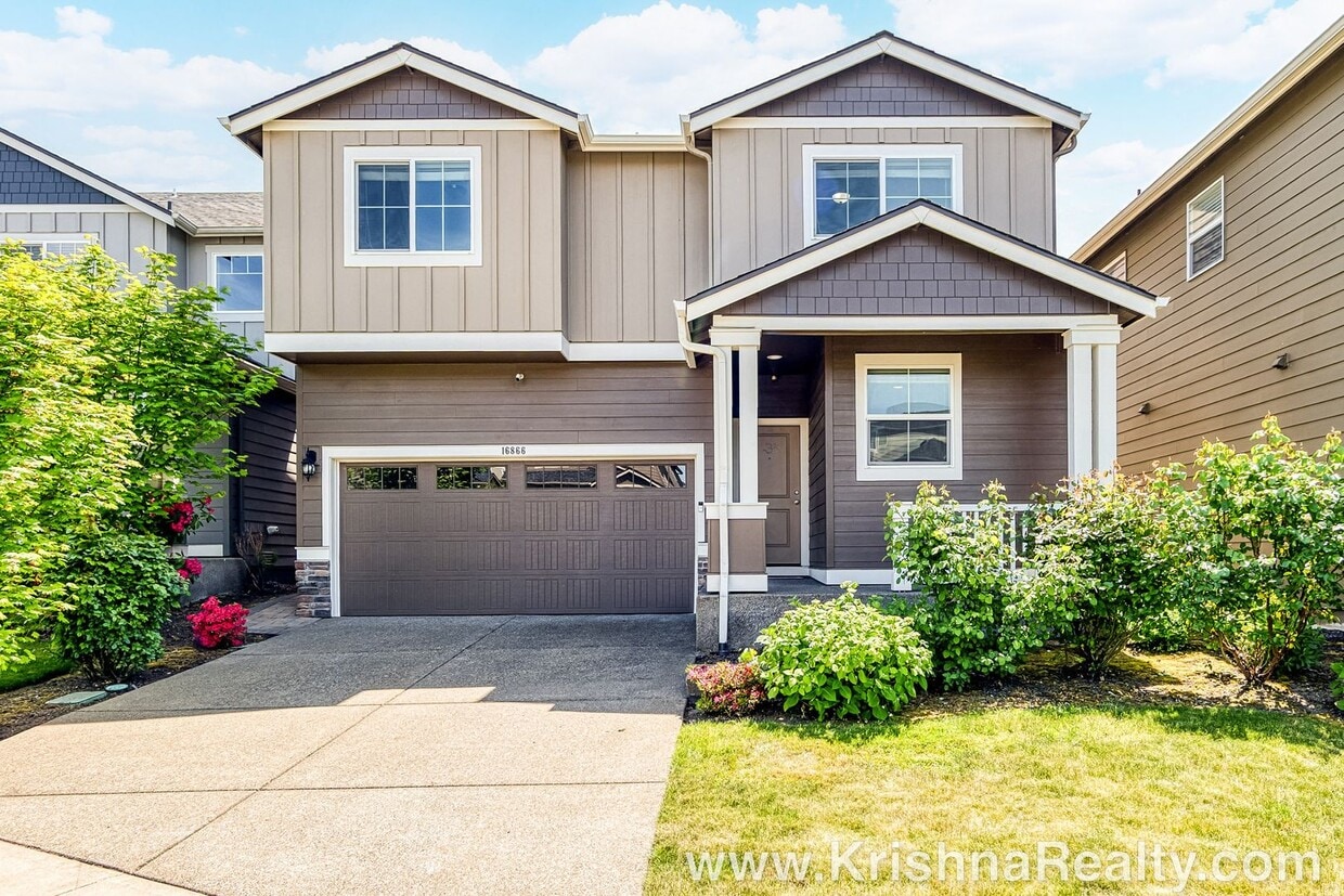 Primary Photo - Beautiful 4 BD* 2.5 BA* Single Family Home...