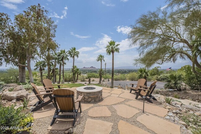 Foto del edificio - 5654 E Mesquite Ln