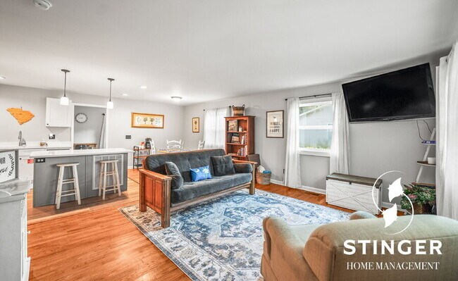 Foto del edificio - 907 Belleview Cir W