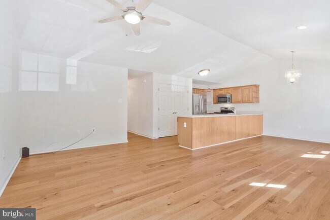 Foto del edificio - 217 Westlake Blvd