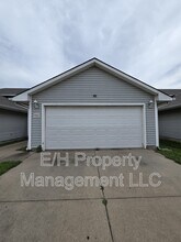 Building Photo - 4460 S Elizabeth Ave