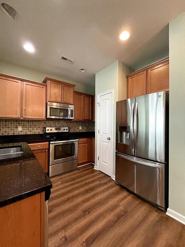 Building Photo - 4204 Virginia Colony Dr