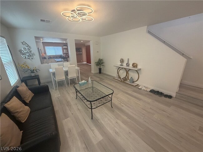Building Photo - 569 Port Talbot Ave