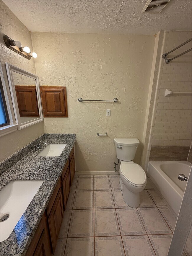 Foto del edificio - 1423 Elkwood Dr