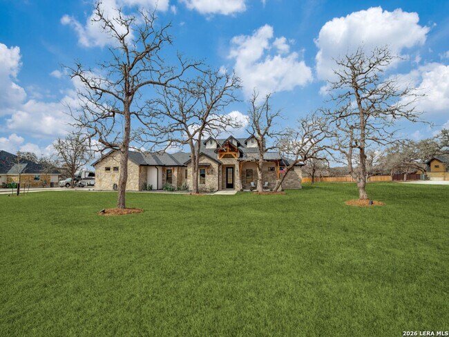 Foto del edificio - Great Custom Built Home at Atkins, TX