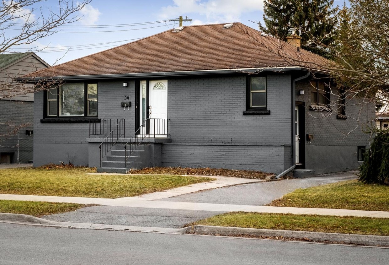 Primary Photo - 2 Bed / 1 Bath in Kingston – All Utilities & Parking Included - $2,099/month