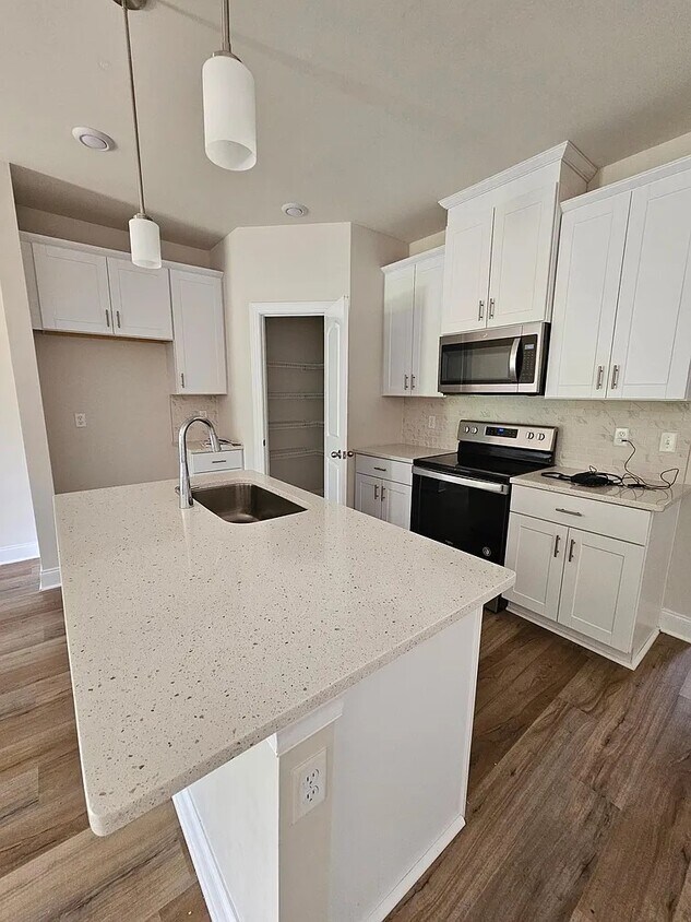 Foto del edificio - 816 Arrington Way