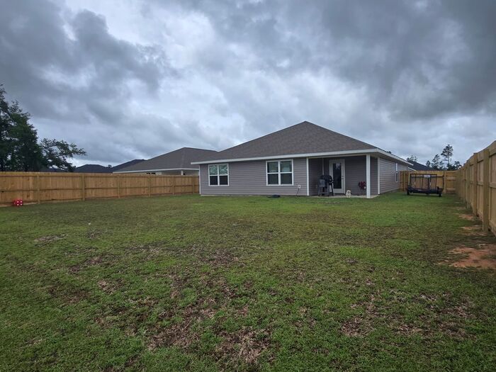 Building Photo - Pensacola - Glenhollow - 4 bedroom, 2 bathroom
