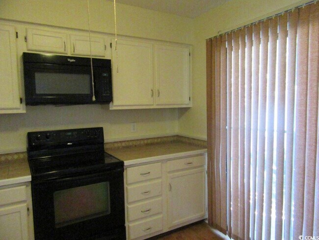 Foto del edificio - 1450 Turkey Ridge Rd