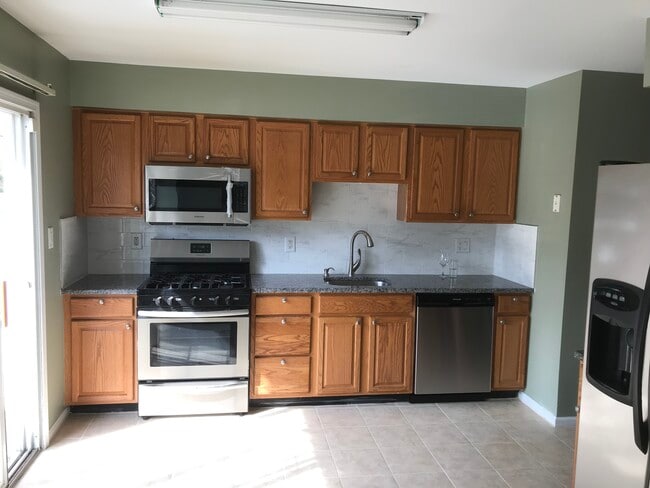 Building Photo - 5604 Essex Ln