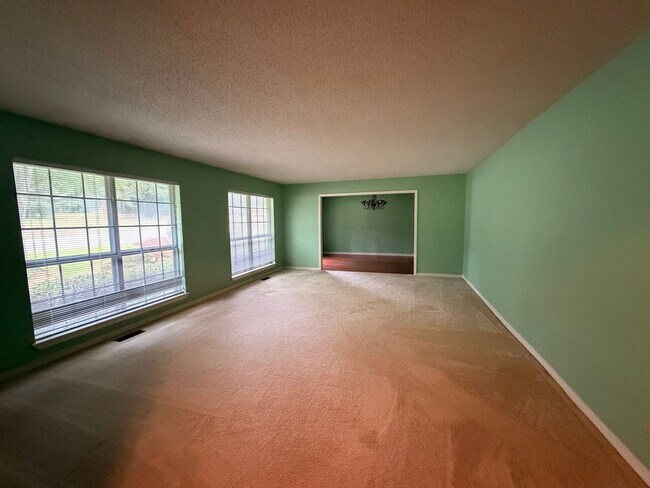 Foto del edificio - Discover a comfortable 3-bedroom, 2-bath home located on the west side of Russellville, AR.