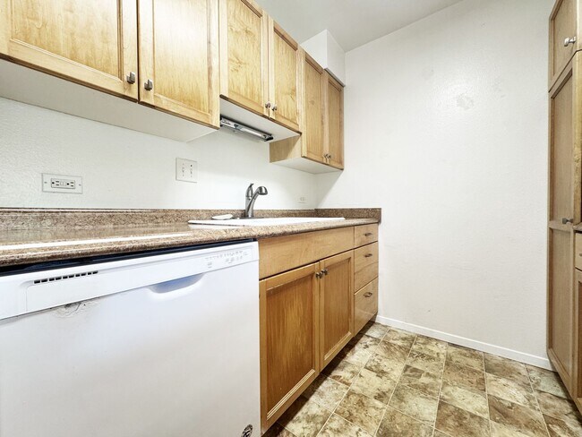 Foto del edificio - Available Now!!  2 BD/2.5 BA Pet Friendly Kaneohe Townhouse!