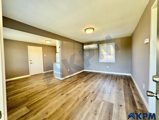 Building Photo - 316 S Gertrude Ave