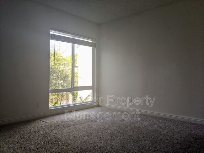 Foto del edificio - 1001 W Stevens Ave