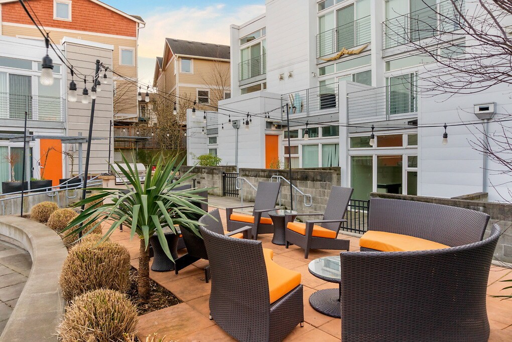 Domaine Apartments in Seattle, WA