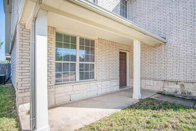 Foto del edificio - 19718 Summerlin Dr