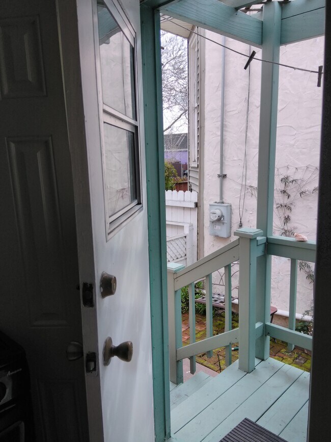 Building Photo - 1256 Haskell St