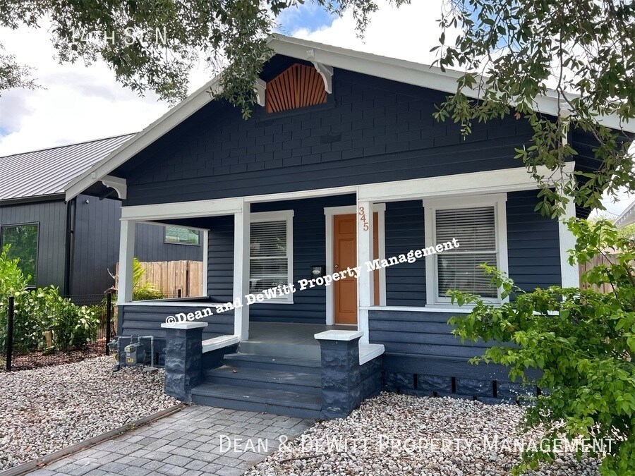 Primary Photo - Renovated Bungalow 2/1 SFH - For Rent