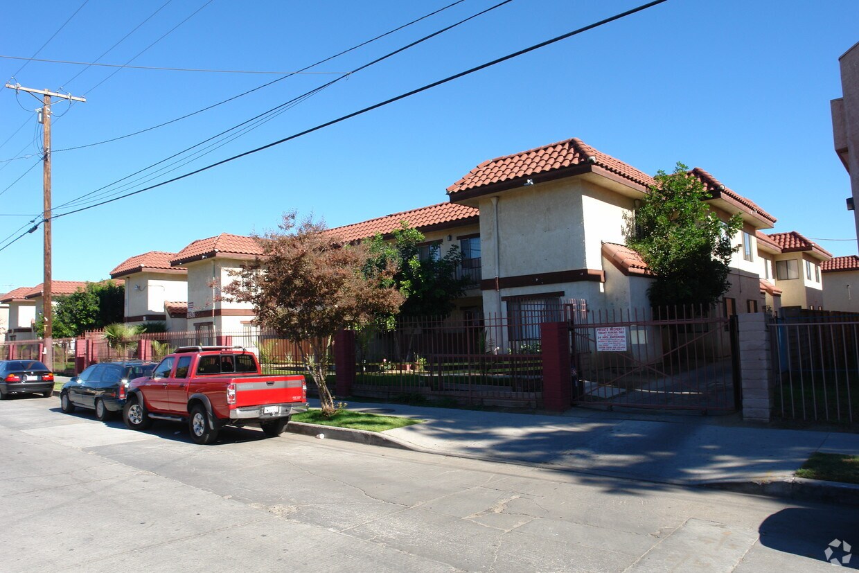 Building Photo - Burnet Apartments