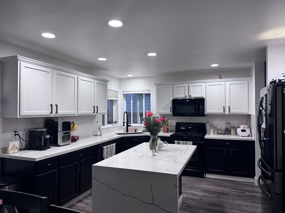 Foto del edificio - 27409 237th Pl SE