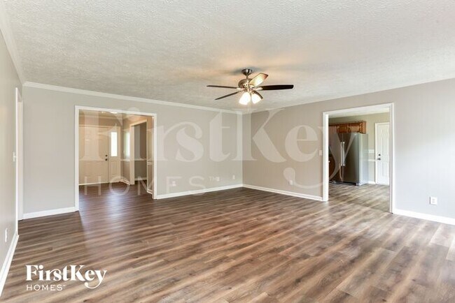 Foto del edificio - 1026 Grove Cir