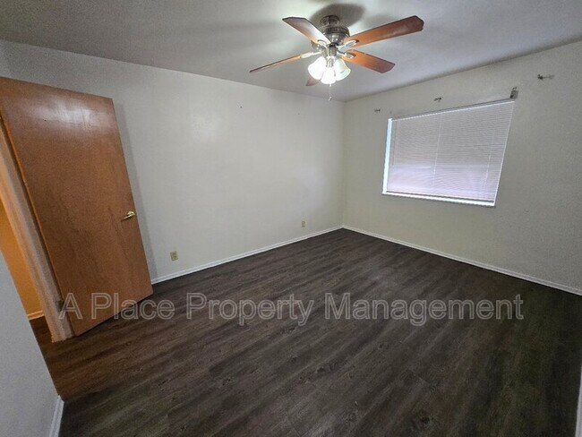 Foto del edificio - 2727 Hampton Ave