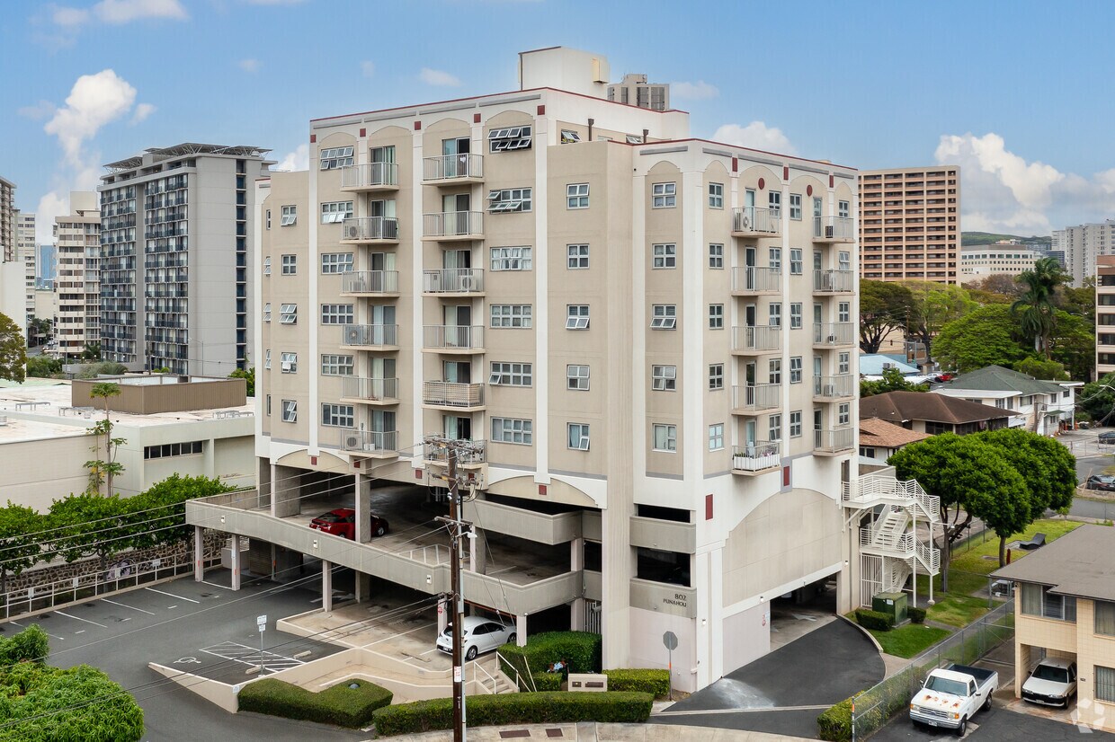 Primary Photo - 802 Punahou St