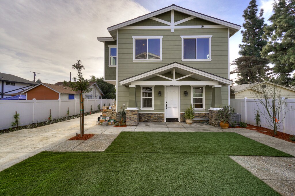 1051 Bonita St, Tustin, CA 92780 Townhome Rentals in Tustin CA