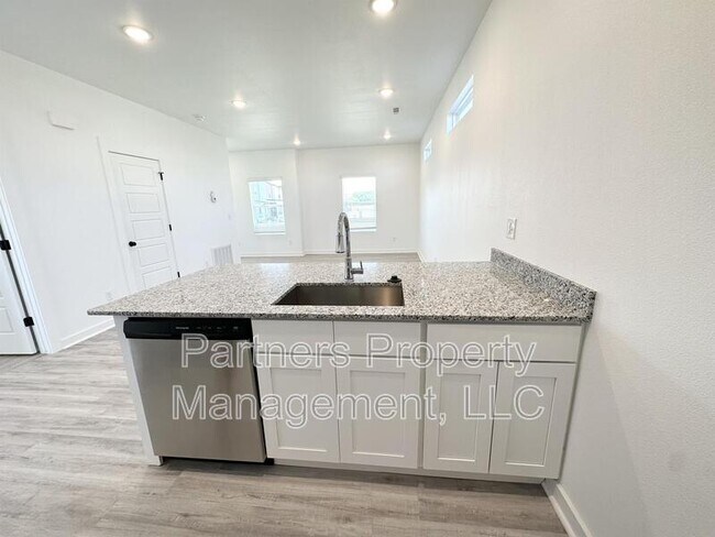 Foto del edificio - 1070 Boardwalk Ave