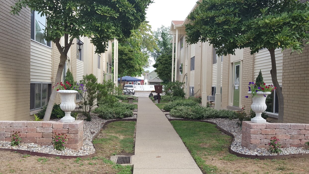 905 E Elm St Unit 24, New Albany, IN 47150 Apartment for Rent in New