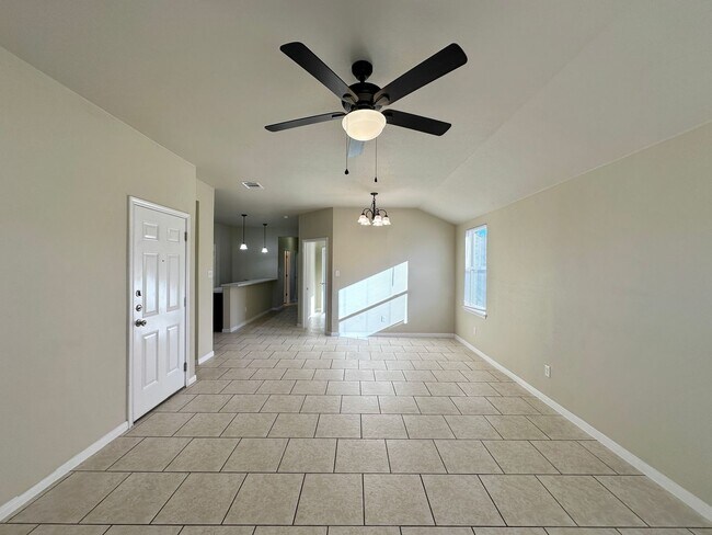 Building Photo - 4204 Ivory Ln