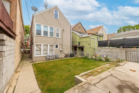 Building Photo - 2632 W 25th St