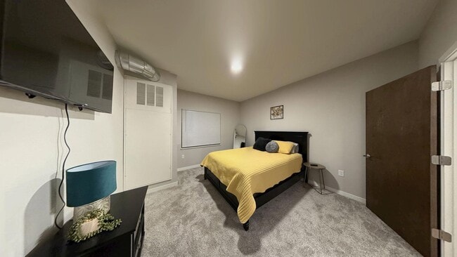 Building Photo - South Pointe Apartments