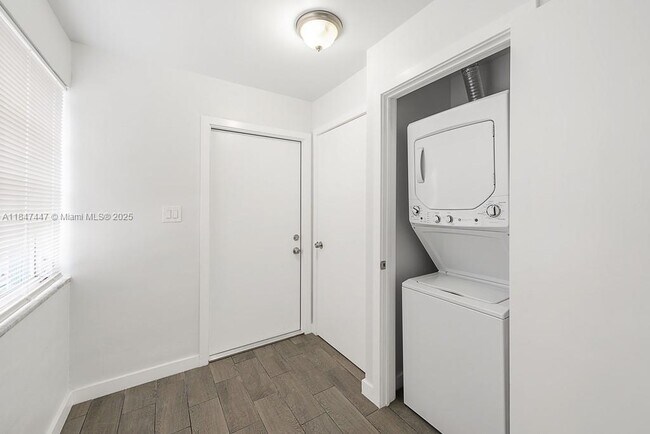 Foto del edificio - 1604 SW 9th St